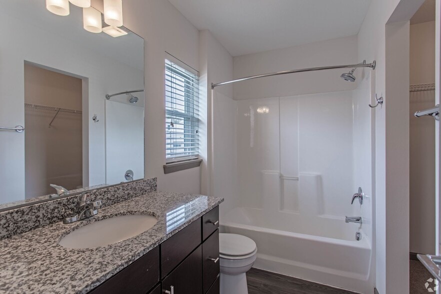 More Photos Of 6159 Winthrop Ave, Indianapolis Apartments For Sale