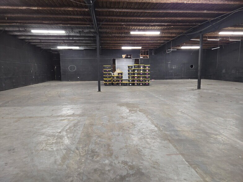 More Photos Of 4006 Texoma Pky, Denison General Retail For Sale