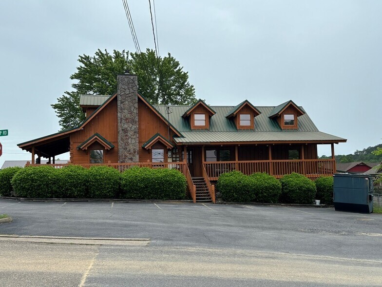 More Photos Of 739 Wears Valley Rd, Sevierville Office For Sale