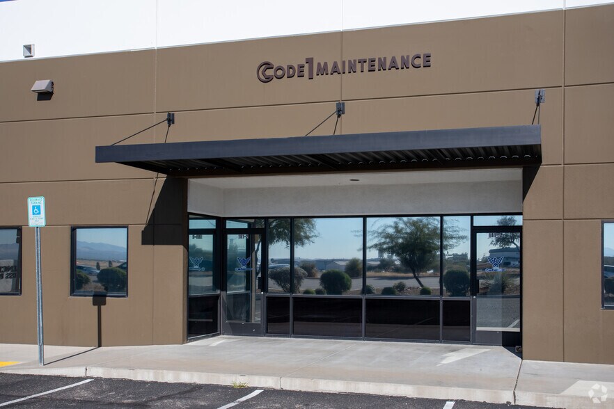 More Photos Of 2115 E Valencia Rd, Tucson Warehouse For Lease