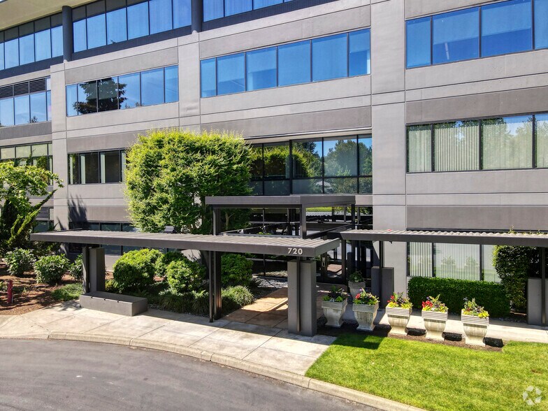 More Photos Of 720 4th Ave, Kirkland Office For Lease