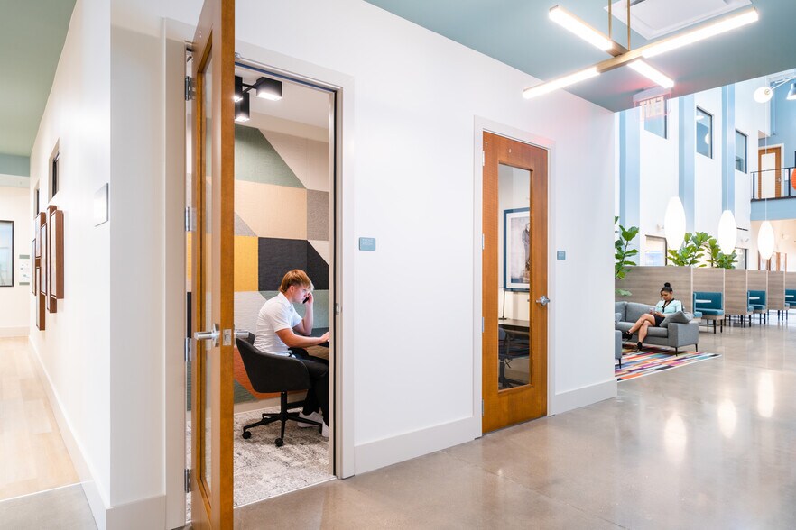 More Photos Of 4324 Mapleshade Ln, Plano Coworking Space