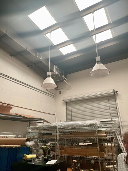 More Photos Of 5405 Taylor Rd, Naples Showroom For Sale