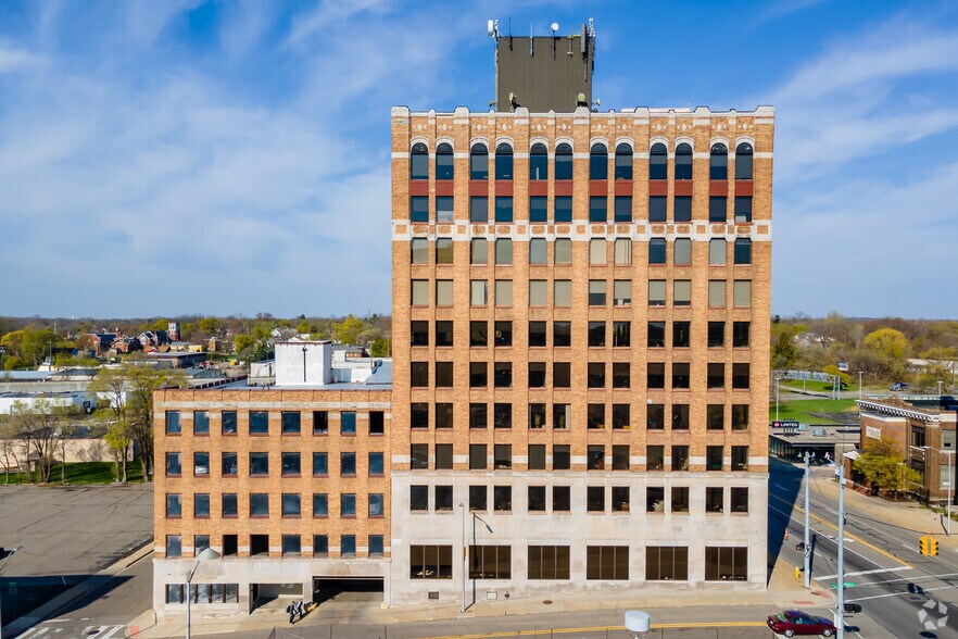 More Photos Of 35 W Huron Rd, Pontiac Loft Creative Space For Lease