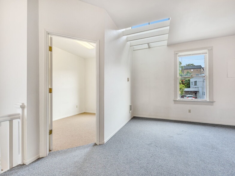 More Photos Of 1178 Franklin Ave, Astoria Office For Sale