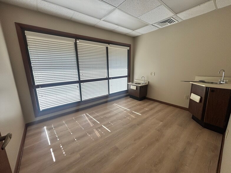 More Photos Of 22727 Highway 25, Columbiana Office For Sale