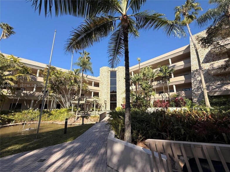 More Photos Of 2699 Stirling Rd, Fort Lauderdale Medical For Lease