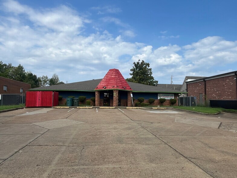 More Photos Of 3675 Riverdale Rd, Memphis Daycare Center For Sale
