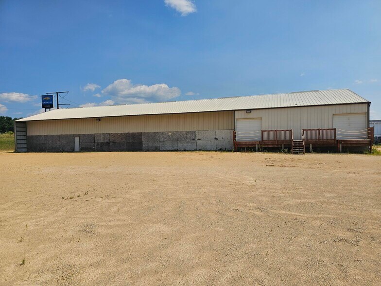 More Photos Of 804 N Union St, Mauston Freestanding For Lease