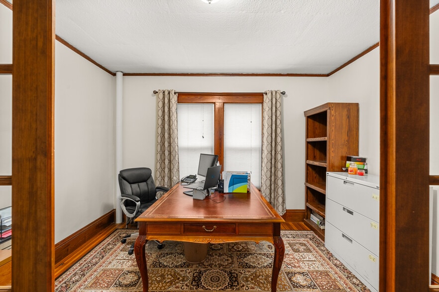 More Photos Of 1707 Northampton St, Holyoke Office For Sale