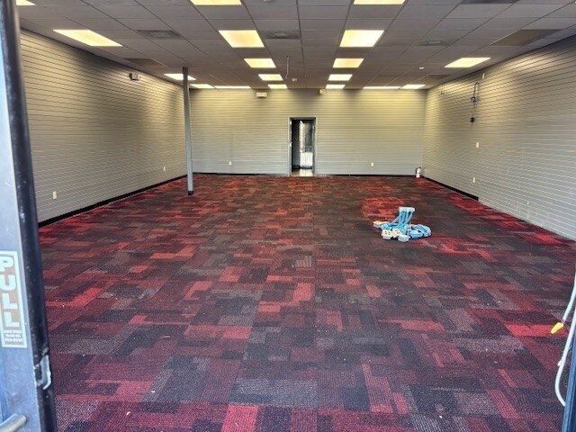 More Photos Of 4325 Vine St, Hays Storefront Retail Office For Lease