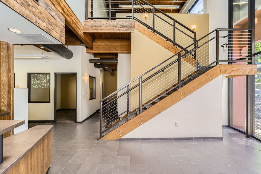 More Photos Of 632-636 NW 21st Ave, Portland Loft Creative Space For Sale