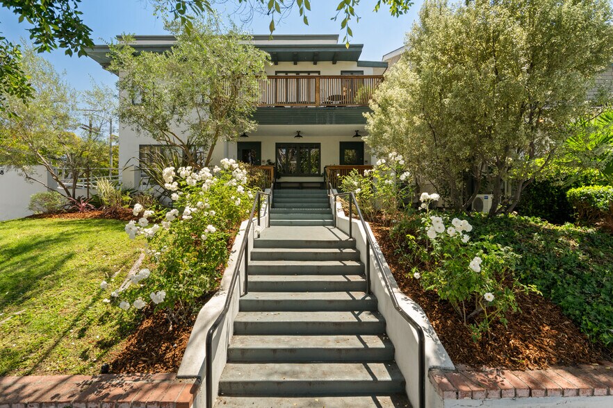 Primary Photo Of 588 N Larchmont Blvd, Los Angeles Office For Lease