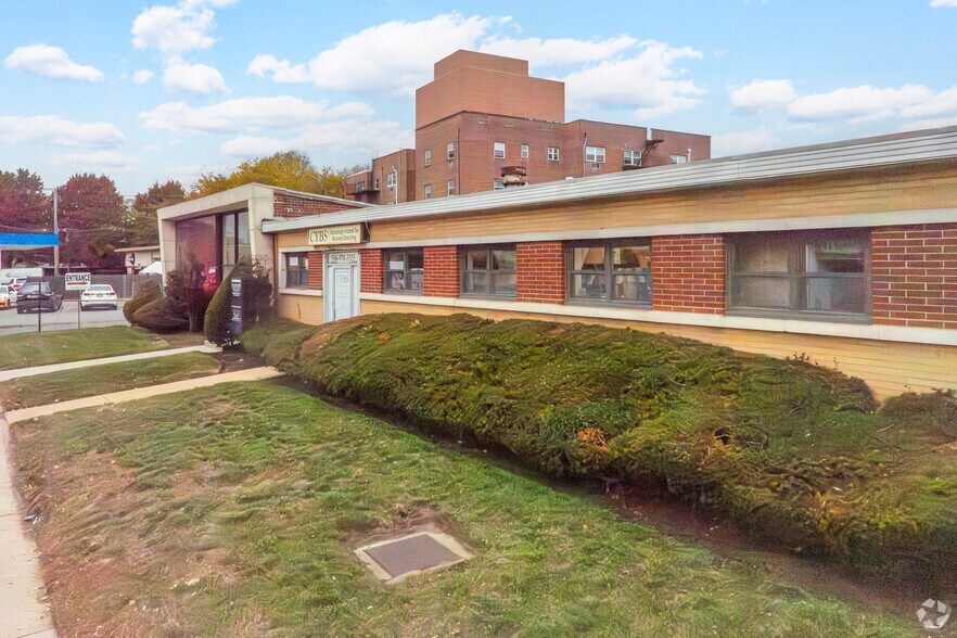 More Photos Of 294 W Merrick Rd, Freeport Medical For Lease