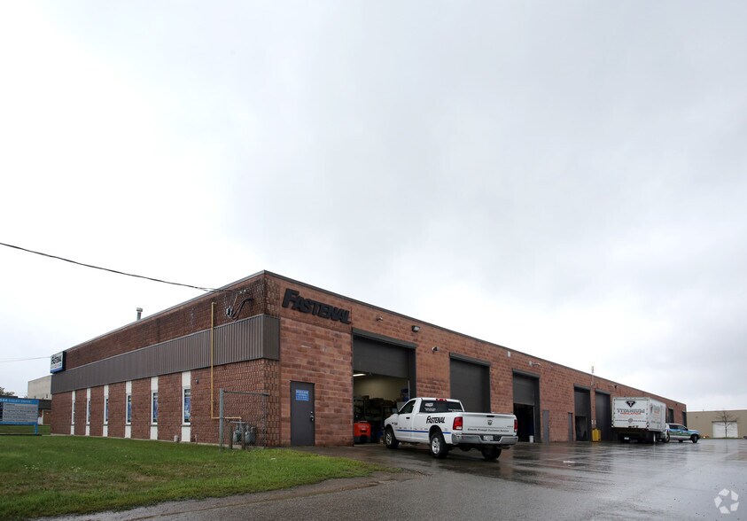 More Photos Of 644 Colby Dr, Waterloo Warehouse For Lease