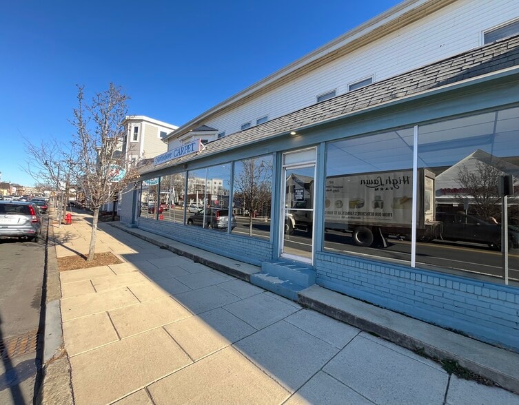 More Photos Of 447 Rantoul St, Beverly Storefront Retail Residential For Lease