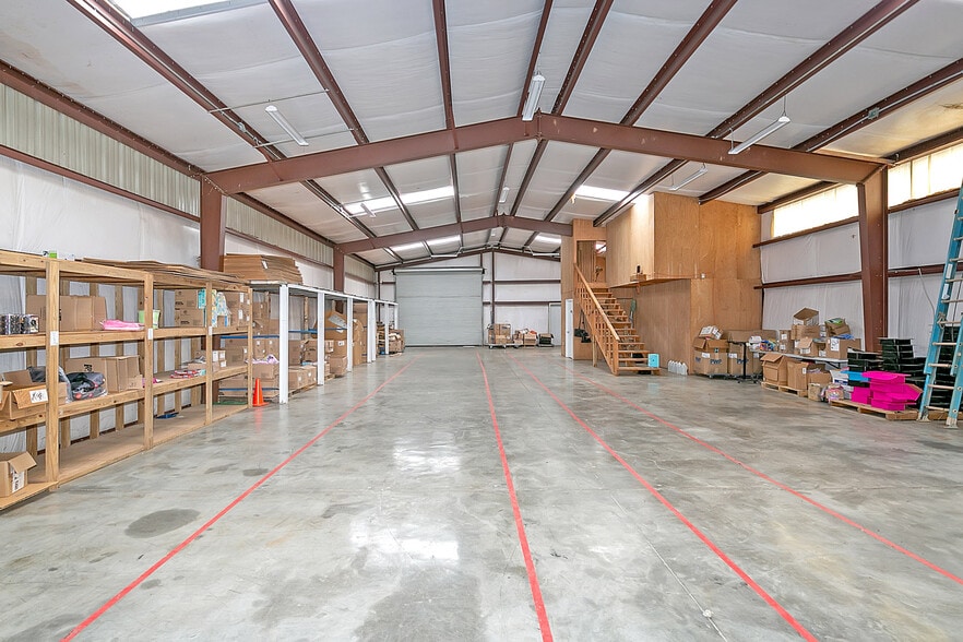 More Photos Of 361 Holcombe Rd, Bremen Warehouse For Lease