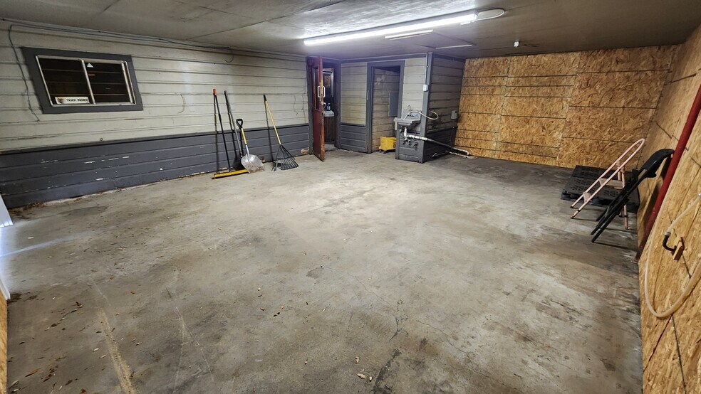 More Photos Of 6225 Greens Rd, Humble Bar For Lease