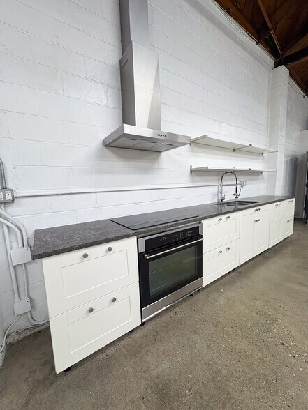 More Photos Of 6819 West Blvd, Inglewood Loft Creative Space For Lease