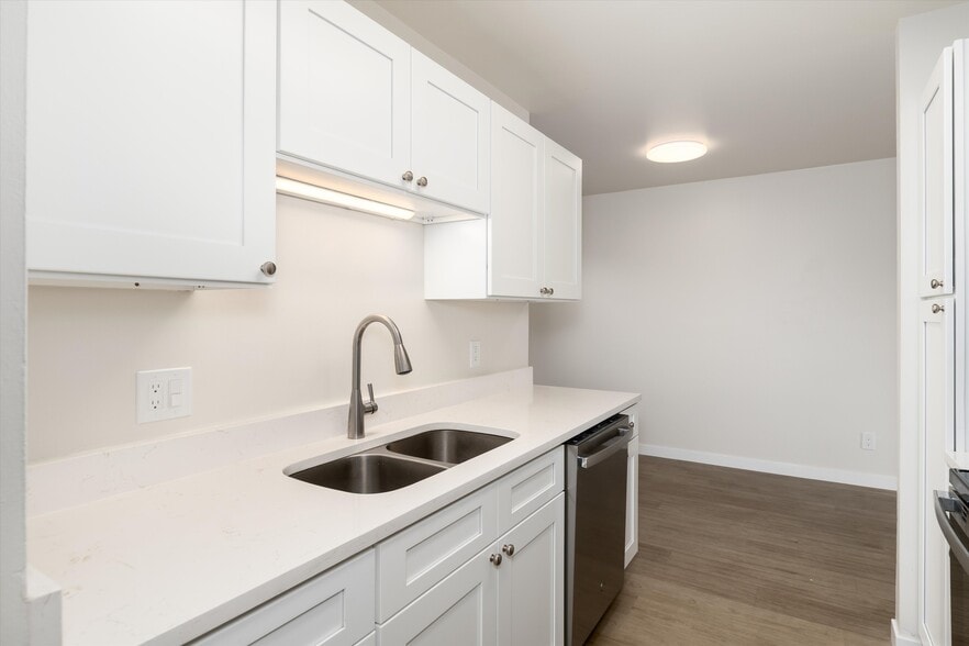 More Photos Of 1842 Hennington Ct, Longmont Multifamily For Sale