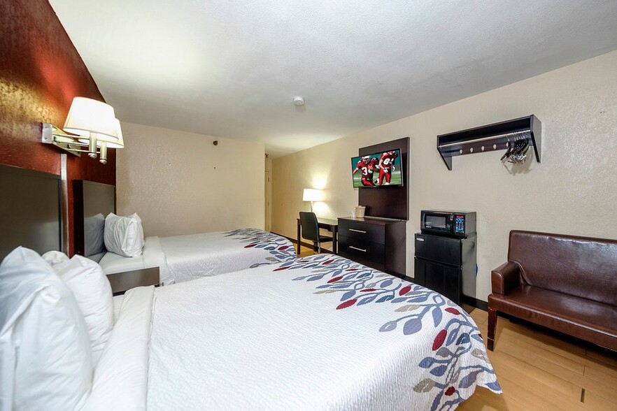 More Photos Of 10901 Harts Rd, Jacksonville Hotel For Sale