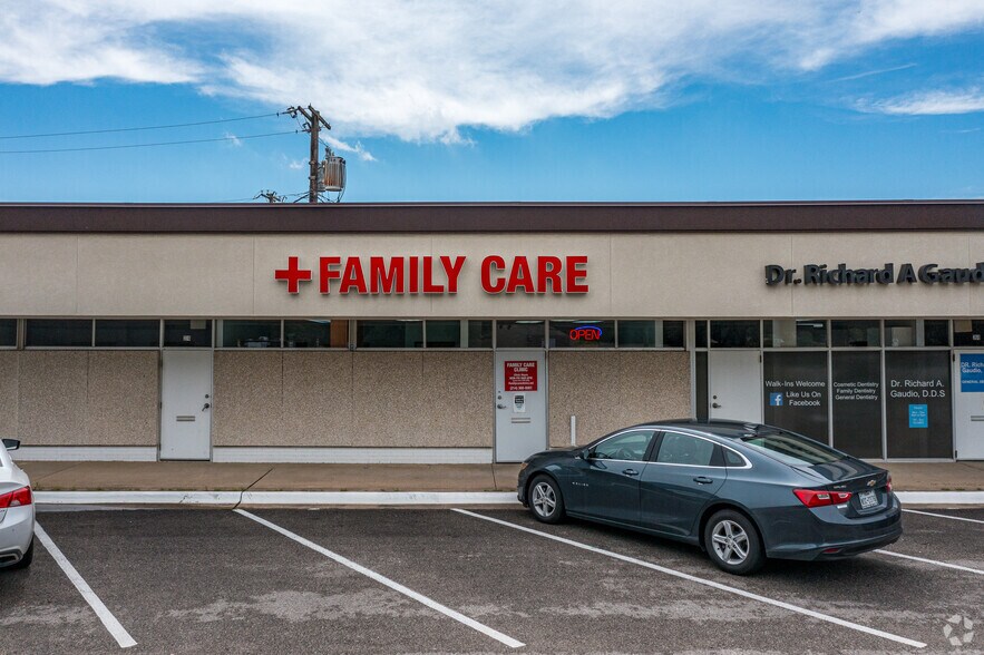 More Photos Of 11722 Marsh Ln, Dallas Storefront For Lease