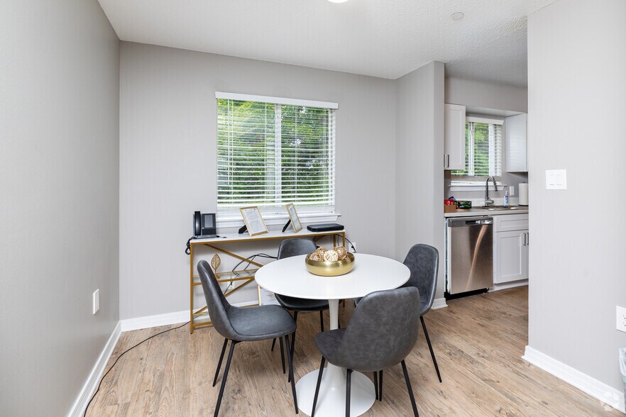 More Photos Of 1665 Dogwood Pl, Pensacola Apartments For Sale