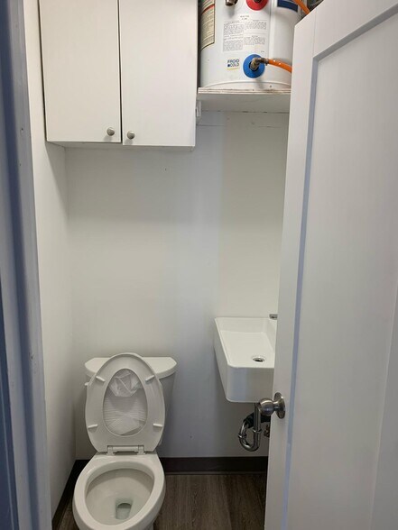 More Photos Of 126 Sinnott Rd, Toronto Service For Lease