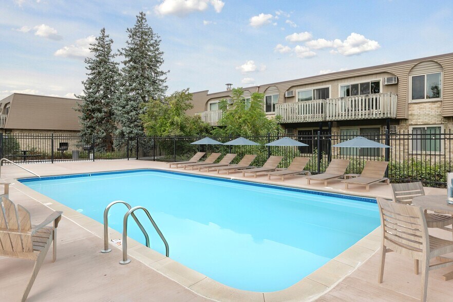 More Photos Of 3908 Cedar Grove Pky, Eagan Apartments For Sale