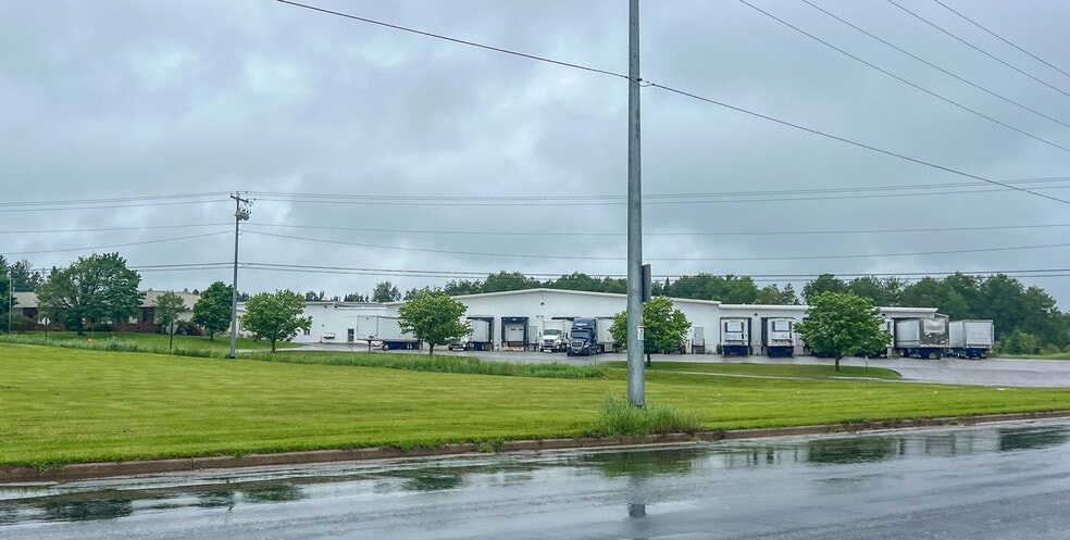 Primary Photo Of 1906 N Peach Ave, Marshfield Warehouse For Lease