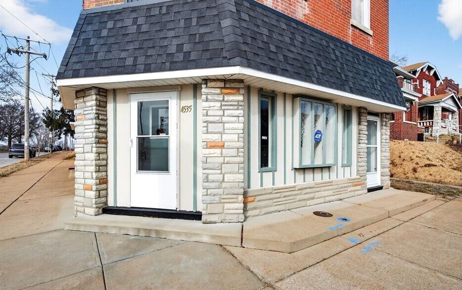 More Photos Of 4535 S Grand Blvd, Saint Louis Storefront Retail Residential For Sale