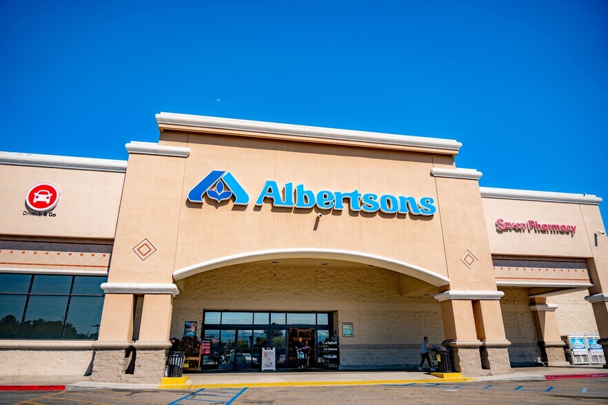 More Photos Of 40930-41090 California Oaks Rd, Murrieta Unknown For Lease