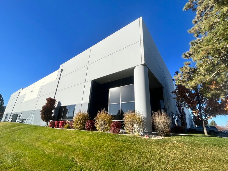 Primary Photo Of 1414 Gladiola St, Salt Lake City Distribution For Lease