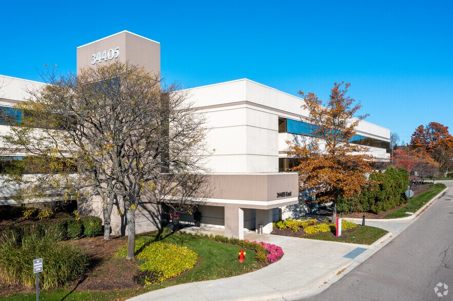 More Photos Of 34405 W 12 Mile Rd, Farmington Hills Office For Lease