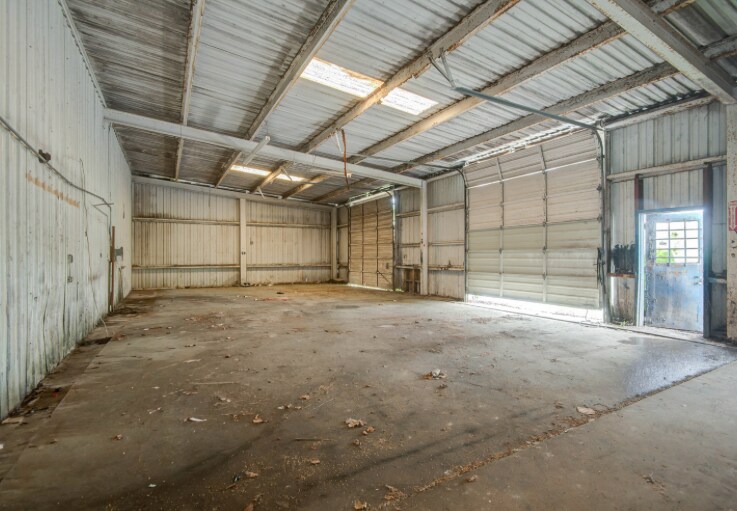 More Photos Of 213 S Columbia Dr, West Columbia Industrial For Sale