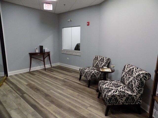 More Photos Of 600 Enterprise Dr, Oak Brook Medical For Lease