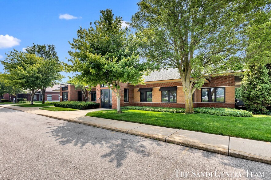 More Photos Of 16986 Robbins Rd, Grand Haven Medical For Lease