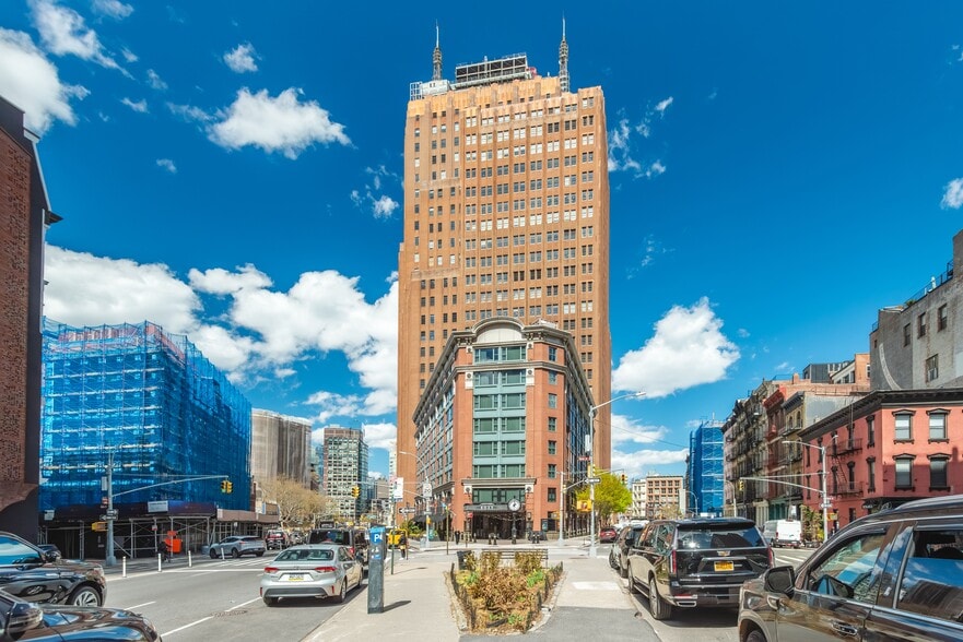More Photos Of 279 Church St, New York Storefront For Sale