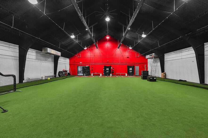 More Photos Of 10843 Foundation Rd, Croton Showroom For Lease