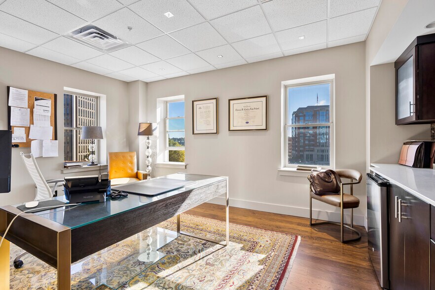 More Photos Of 22 Clinton Ave, Albany Office For Sale