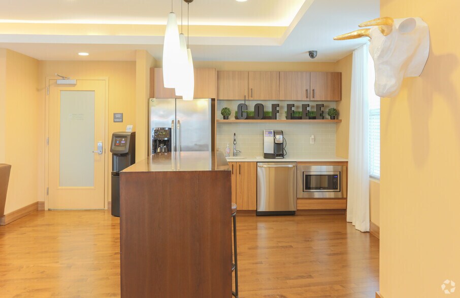 More Photos Of 56 Broad St, Bloomfield Apartments For Lease