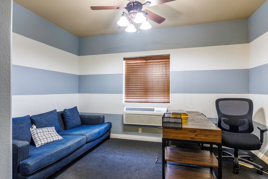 More Photos Of 16286 S Sunland Gin Rd, Arizona City Rehabilitation Center For Sale