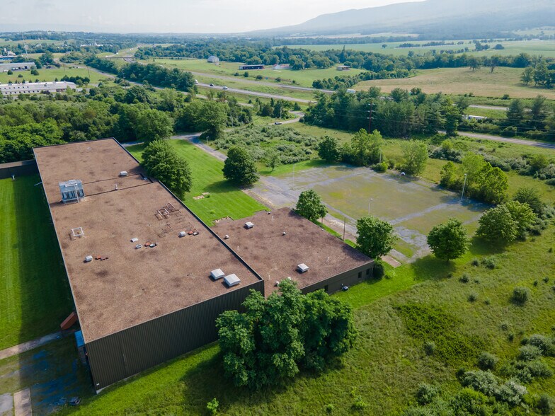 More Photos Of 377 Industrial Park Rd, Mount Jackson Warehouse For Lease