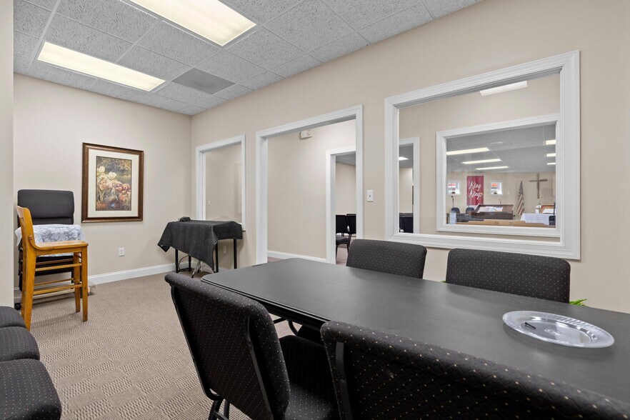 More Photos Of 6540 Brevard Rd, Etowah Office For Sale