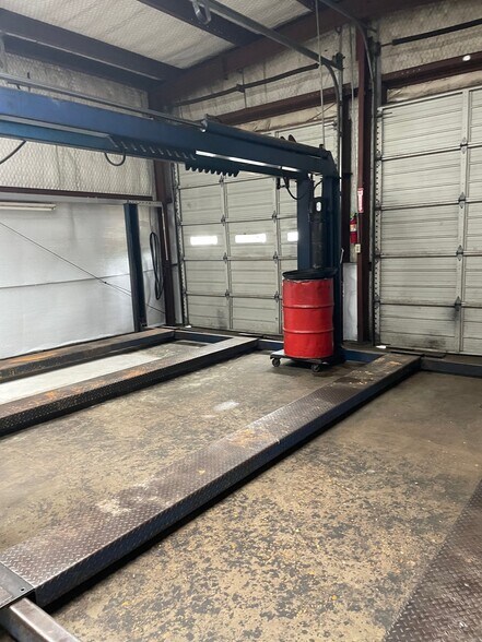 More Photos Of 1200 Highland Ave, Shreveport Service Station For Lease