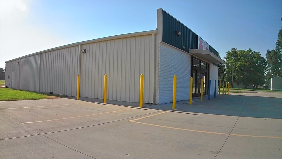 More Photos Of 711 Main St, Hornersville Freestanding For Sale