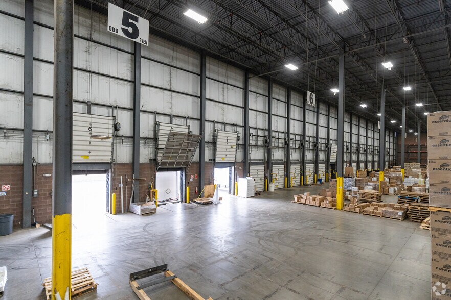 More Photos Of 1122 Longford Rd, Oaks Warehouse For Lease