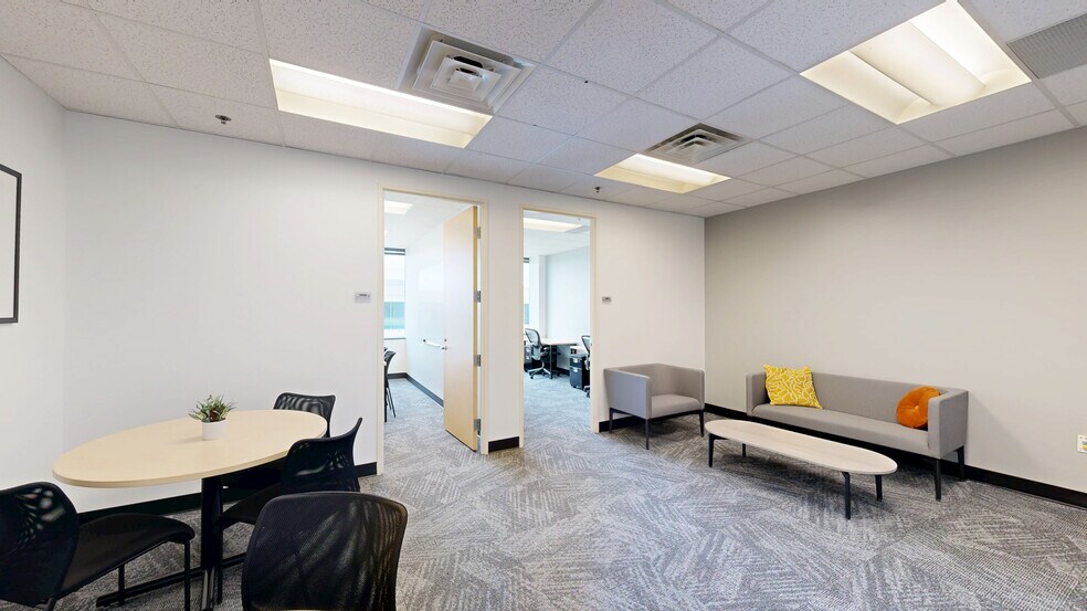 More Photos Of 450 E 96th St, Indianapolis Coworking Space