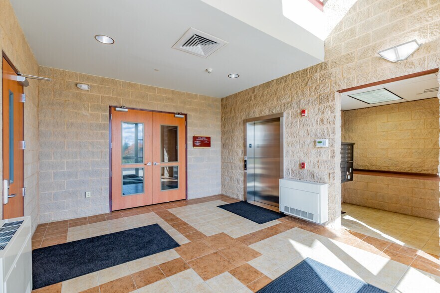 More Photos Of 631 Excel Dr, Mount Pleasant Medical For Lease