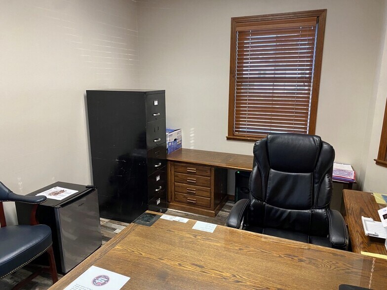 More Photos Of 2025 K St, Merced Office For Sale